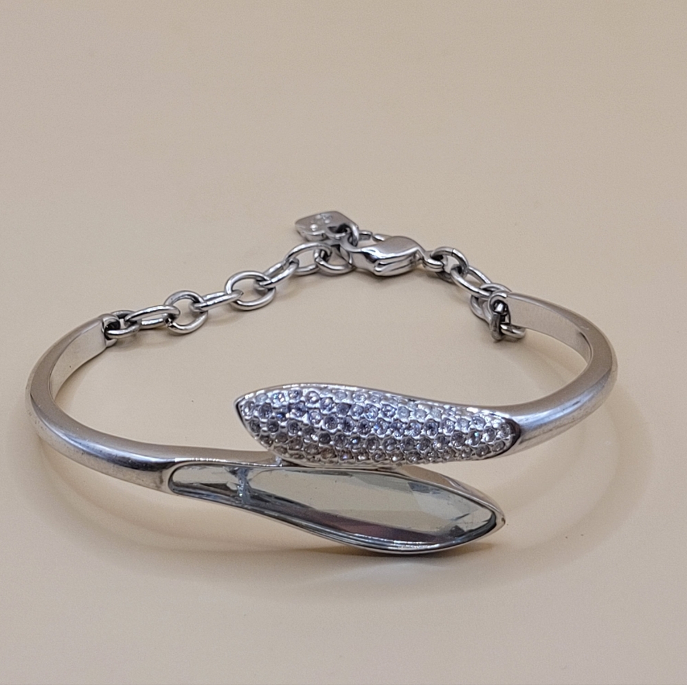Swarovski Yin Yang Bracelet Silver Tone Crystal Pave Hinged Bangle 992674 Disc.